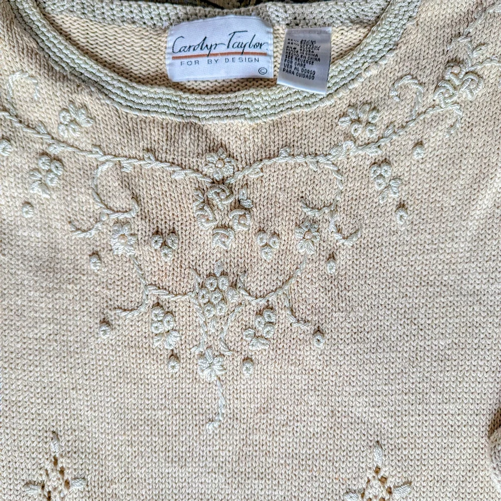 Carolyn Taylor Cream Sweater with Lace Details - Picture 2 of 10